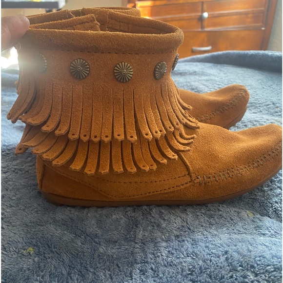 Minetonka fringe booties - Picture 2 of 7